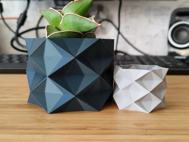 Горшок и ваза Diamond для растений и цветов.